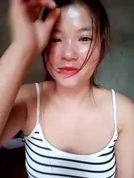 Snapshot of Cum200w chatting on May 12, 1:13 am Cum200w online show from May 12, 1:13 am