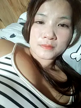 Snapshot of Cum200w chatting on April 28, 2:43 pm Cum200w online show from April 28, 2:43 pm