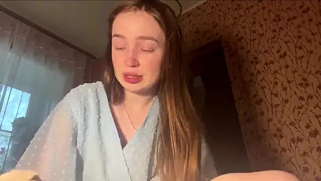 Chloooee online show from May 12, 3:18 pm