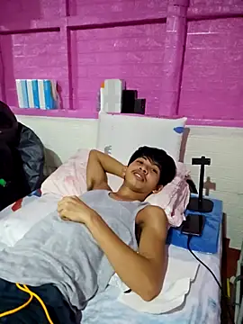 reynaldzzz online show from April 26, 8:17 pm