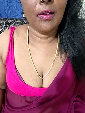 Snapshot of Sunitha-tamilponu chatting on May 17, 5:35 pm Sunitha-tamilponu online show from May 17, 5:35 pm