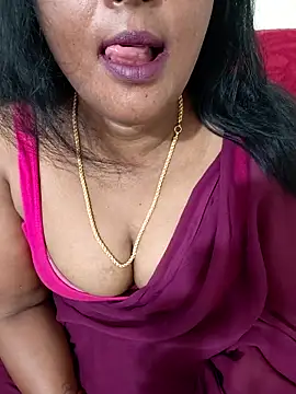 Snapshot of Sunitha-tamilponu chatting on June 12, 2:31 am Sunitha-tamilponu online show from June 12, 2:31 am