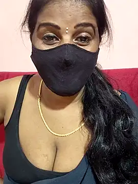 Snapshot of Sunitha-tamilponu chatting on May 4, 6:11 pm Sunitha-tamilponu online show from May 4, 6:11 pm
