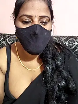 Snapshot of Sunitha-tamilponu chatting on April 28, 6:56 pm Sunitha-tamilponu online show from April 28, 6:56 pm
