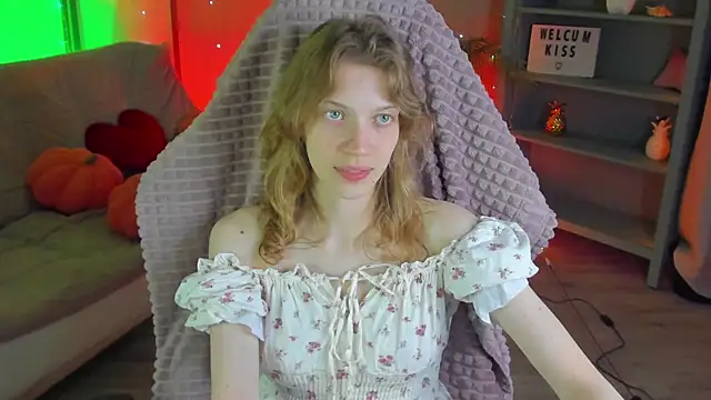 Snapshot of Emily_Cartex chatting on May 23, 5:39 am Emily Cartex online show from May 23, 5:39 am