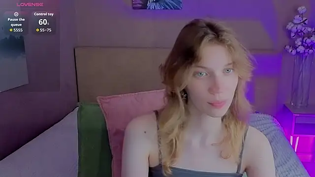 Emily Cartex online show from July 25, 6:10 am