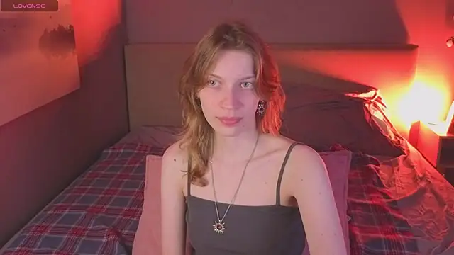 Snapshot of Emily_Cartex chatting on May 25, 5:51 am Emily Cartex online show from May 25, 5:51 am