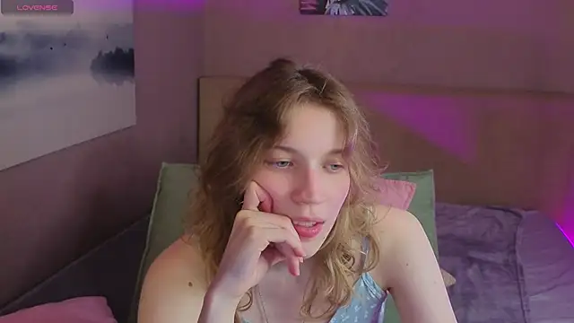 Emily Cartex online show from July 6, 5:47 am