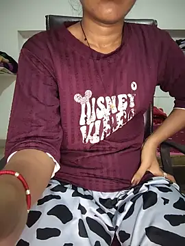 ESHA-LOVE online show from June 6, 6:35 pm