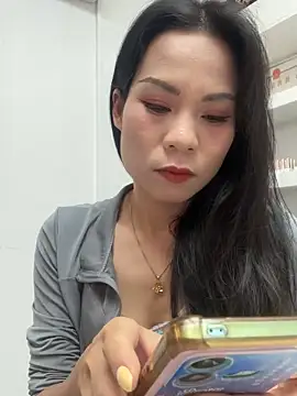 Snapshot of Xiaoyu-aa chatting on May 6, 7:45 am Xiaoyu-aa online show from May 6, 7:45 am