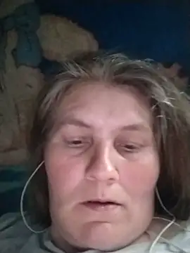 Snapshot of IrisMaris37 chatting on May 18, 9:58 am IrisMaris37 online show from May 18, 9:58 am
