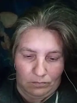 Snapshot of IrisMaris37 chatting on May 28, 2:12 pm IrisMaris37 online show from May 28, 2:12 pm