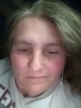 Snapshot of IrisMaris37 chatting on June 4, 2:33 pm IrisMaris37 online show from June 4, 2:33 pm