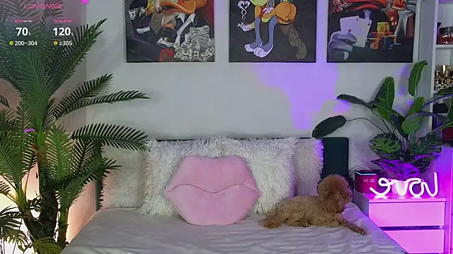 AddisonHux online show from August 2, 8:06 pm
