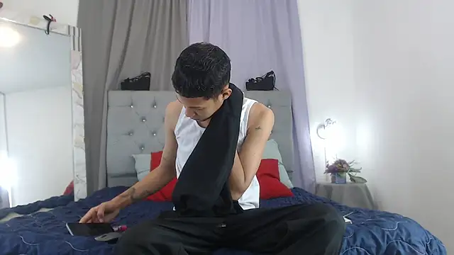 Snapshot of PhillipCox chatting on June 2, 12:38 pm PhillipCox online show from June 2, 12:38 pm