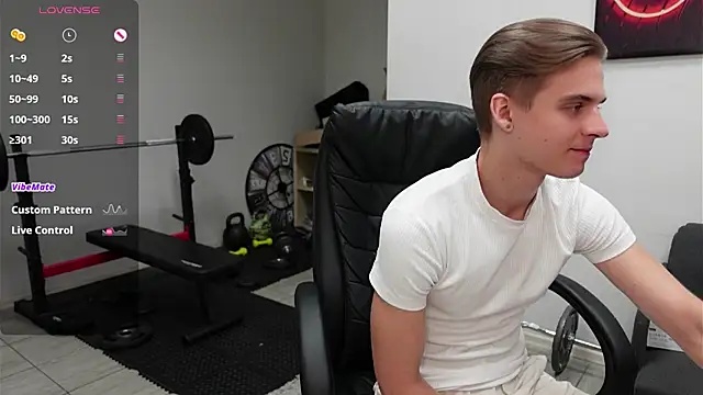 Snapshot of David_Heath chatting on July 25, 12:40 am David Heath online show from July 25, 12:40 am