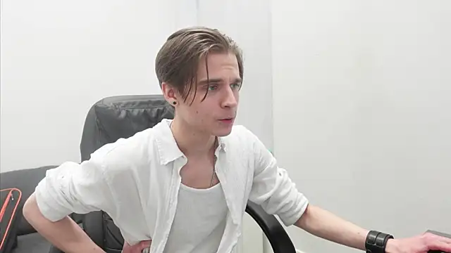 Snapshot of David_Heath chatting on May 12, 2:34 pm David Heath online show from May 12, 2:34 pm
