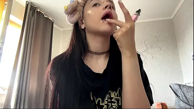LouisePavlides online show from May 23, 12:37 pm