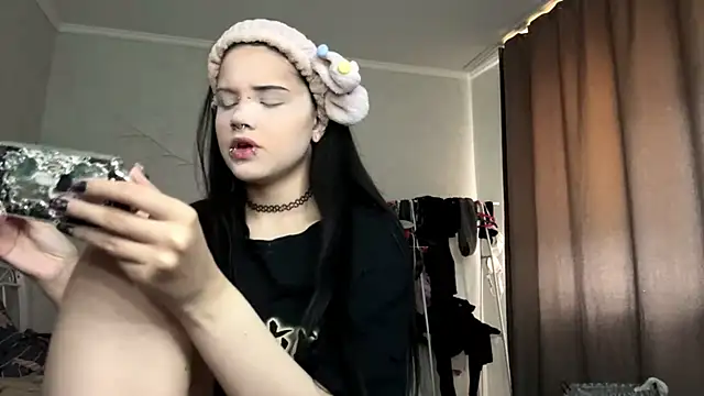 LouisePavlides online show from May 10, 2:08 pm