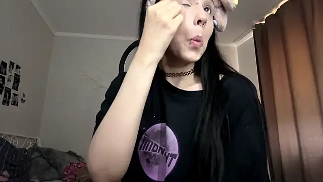 LouisePavlides online show from May 29, 8:42 am