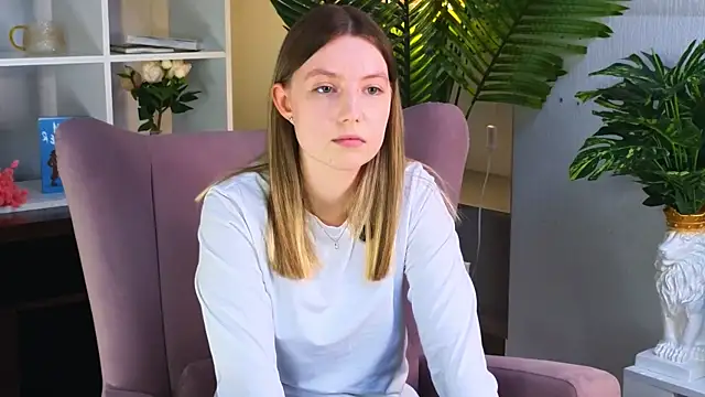 RebeccaAzim online show from April 28, 12:53 pm