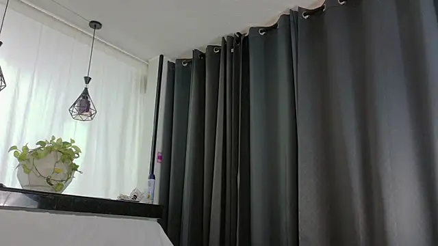 Snapshot of sexx_goddess chatting on June 18, 12:43 pm sexx goddess online show from June 18, 12:43 pm