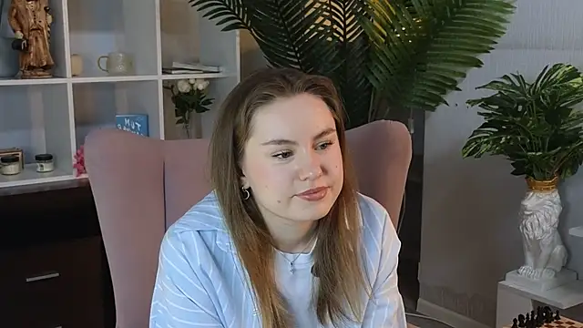 StaciaCarotenuto online show from April 26, 9:39 am