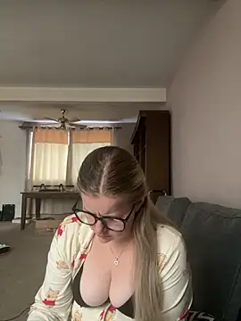 taylor-b online show from June 5, 5:29 pm