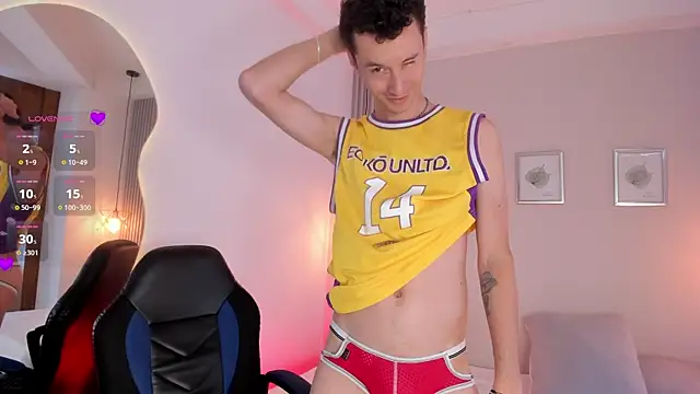 mateocollins  online show from April 30, 8:57 pm