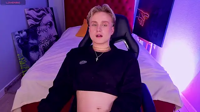 cumboydoll online show from May 6, 2:10 pm