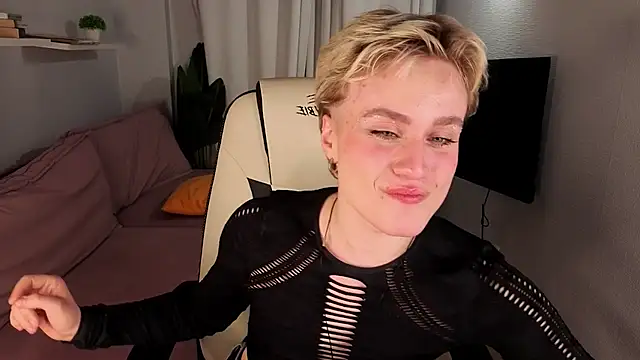 cumboydoll online show from May 4, 1:14 pm