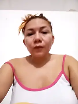 Luna Morch online show from May 3, 9:36 am