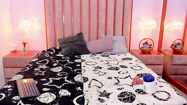 Lucie Red online show from June 6, 8:03 pm