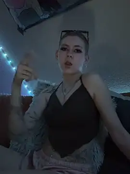 Lina-420 online show from May 30, 8:14 pm