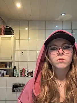 Lina-420 online show from May 6, 8:24 pm