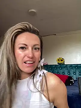 Snapshot of Angel_Nova_ chatting on June 14, 8:32 pm Angel Nova online show from June 14, 8:32 pm