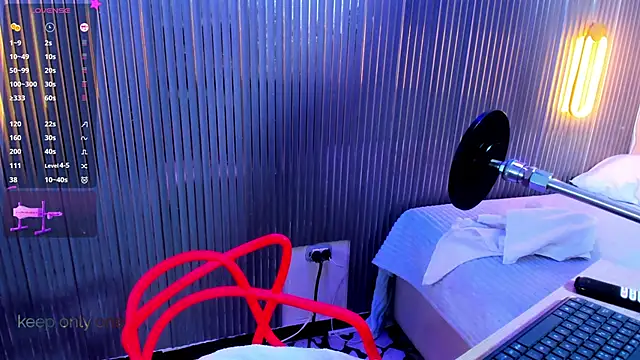 Snapshot of brunette_zoe chatting on May 17, 1:11 pm brunette zoe online show from May 17, 1:11 pm