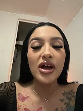 latinadollxo online show from April 27, 1:03 am