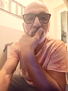 circusmale online show from April 26, 8:17 pm