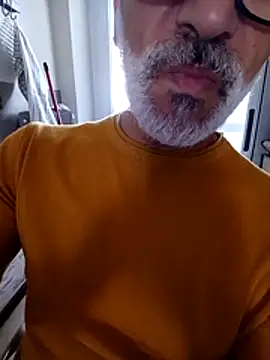 circusmale online show from May 11, 2:29 pm