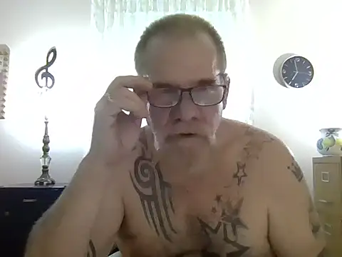 Caesar Baxter online show from April 28, 10:58 pm