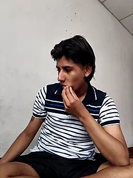 Snapshot of Ericef chatting on May 1, 4:34 pm Ericef online show from May 1, 4:34 pm