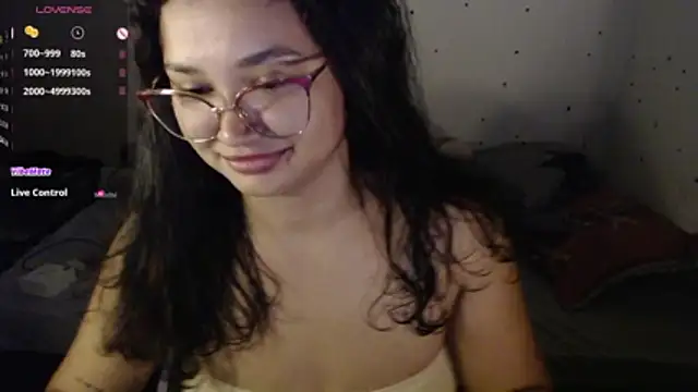 Lily     online show from May 14, 10:07 pm