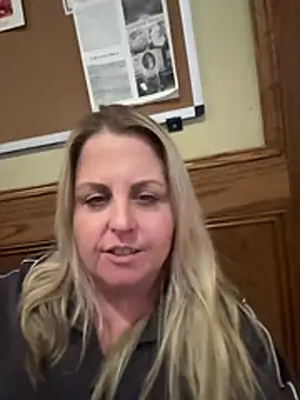 Snapshot of Bruiserboomer2 chatting on April 29, 10:38 pm Bruiserboomer2 online show from April 29, 10:38 pm