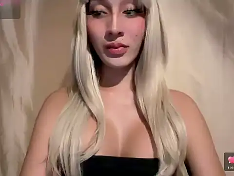 Snapshot of Maria_magdalena11 chatting on June 16, 1:55 pm Maria magdalena11 online show from June 16, 1:55 pm