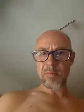 raphaelue online show from June 6, 10:04 pm