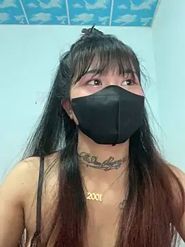 Lilyy18 online show from April 30, 1:07 pm