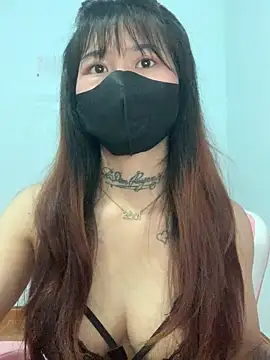 Snapshot of Lilyy18 chatting on May 3, 3:11 am Lilyy18 online show from May 3, 3:11 am