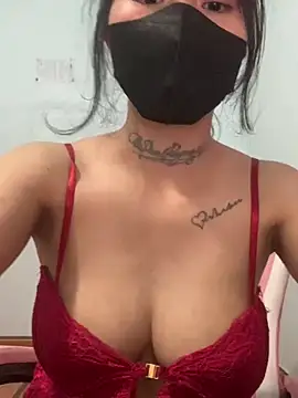 Snapshot of Lilyy18 chatting on May 11, 7:10 am Lilyy18 online show from May 11, 7:10 am