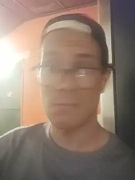 adriyelkins6912 online show from May 30, 6:31 am